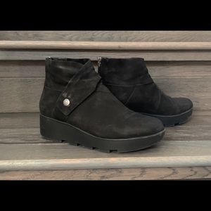 Eileen Fisher Black Tumbled Nubuck Ankle boots